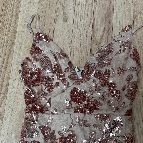 Lulu’s Elegant Floral Sequin Dress - Picture 3 of 11